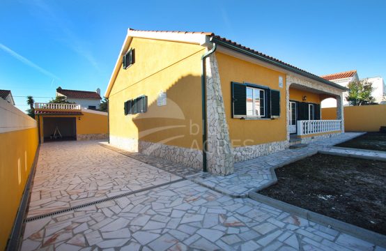 1050 | House T4+1, renewed, between Caldas da Rainha and Óbidos Lagoon