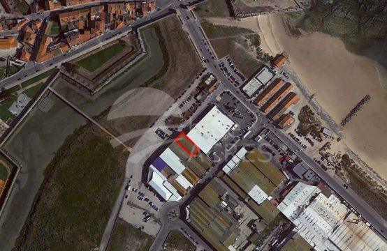 4012 | 541sqm warehouse of deployment, entrance of the city of Peniche