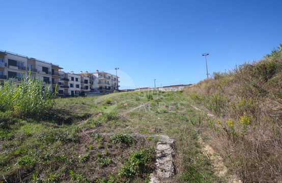 3023 | Urban plot, two parcels, total of 6,871sqm, center of Bombarral