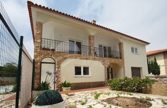 1128 | Grande moradia T6, com piscina, garagem e jardim, Foz do Arelho