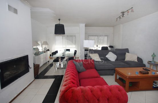 2047 | T6 duplex apartment, with 3 parking lots, center of Caldas da Rainha