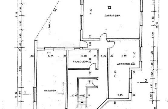 1155 | Grande moradia T8, com terraço, logradouro, anexo T2 e garagem, Gaeiras, Óbidos