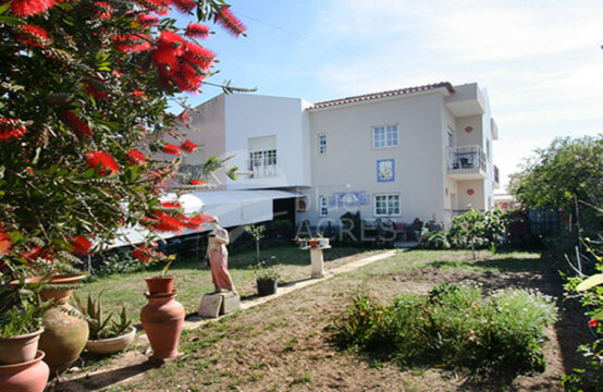 1156 | 4 bedroom house, with 1 bedroom annex, garage and patio, São Martinho do Porto