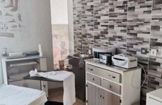 4018 | Trespasse gabinete médico e loja, em funcionamento, Atouguia da Baleia
